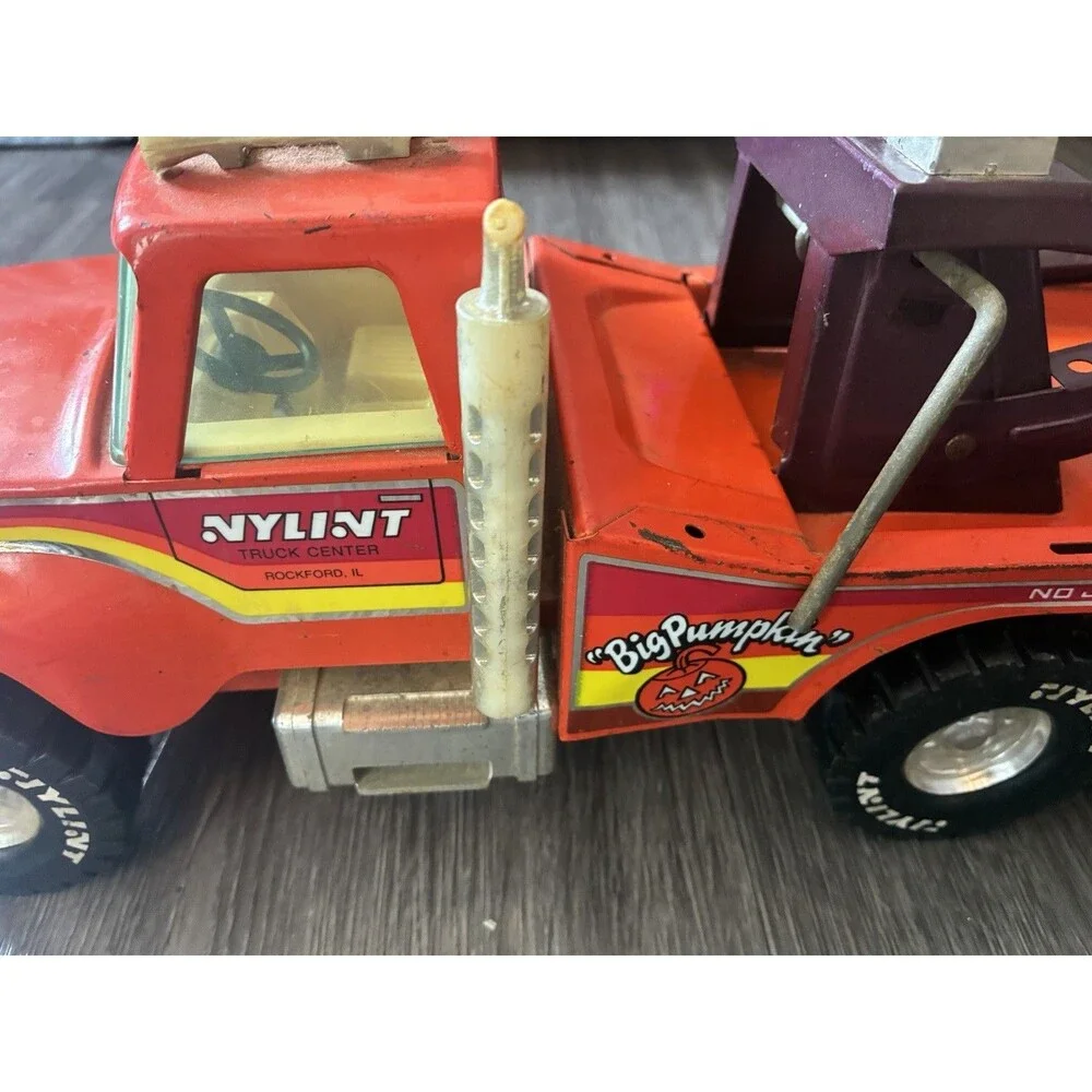 Nylint big pumpkin